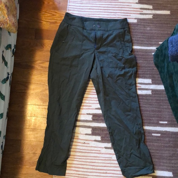 Athleta Pants - Althleta hiking capris